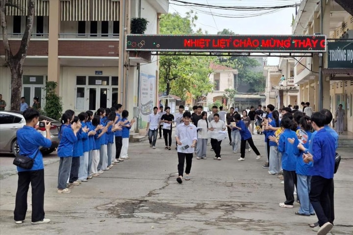 Hơn 1.050 thí sinh xã Mỹ Đức hoàn thành ngày thi tốt nghiệp THPT đầu tiên an toàn