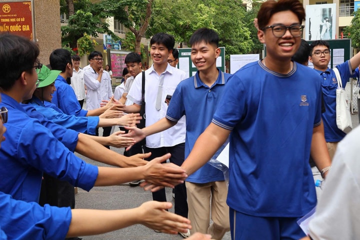 Kỳ thi tốt nghiệp THPT 2026: Gợi ý đáp án các môn sử, địa, giáo dục kinh tế và pháp luật