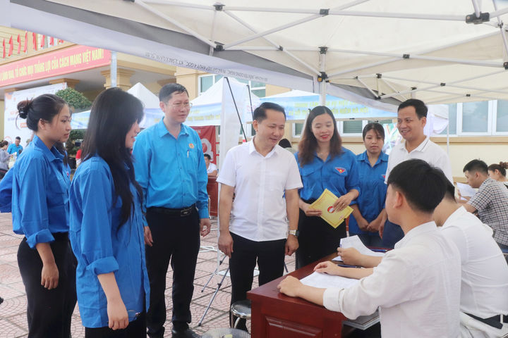 Hơn 1.150 cơ hội việc làm tại Ngày hội hướng nghiệp phường Đông Ngạc năm 2026