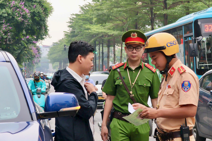 Hà Nội: Sử dụng trái phép lòng đường, vỉa hè sẽ bị phạt đến 6 triệu đồng