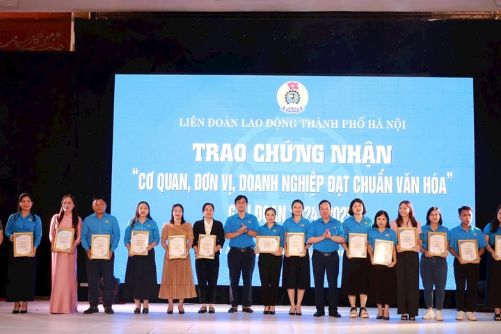 40 tập thể tiêu biểu được công nhận đạt chuẩn văn hóa giai đoạn 2024-2025