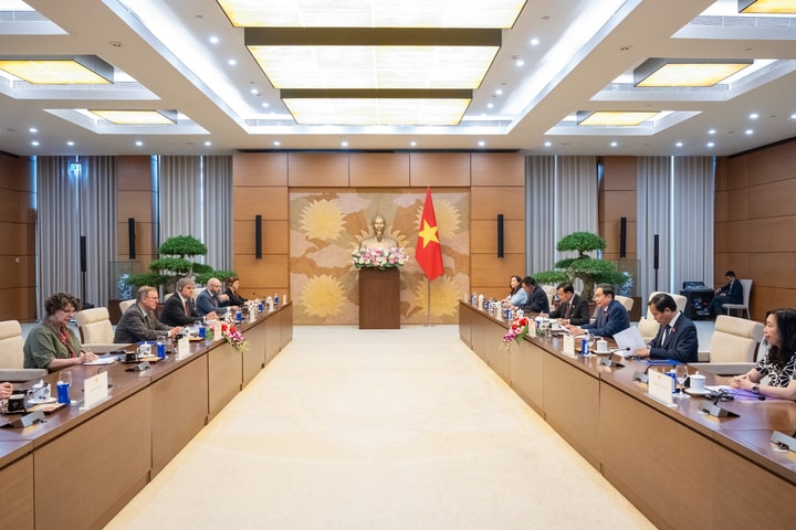 Việt Nam - Đức đẩy mạnh chia sẻ kinh nghiệm lập pháp, chuyển đổi số trong hoạt động nghị viện