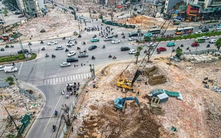 Cấm toàn bộ phương tiện qua đoạn La Thành - Nguyễn Chí Thanh