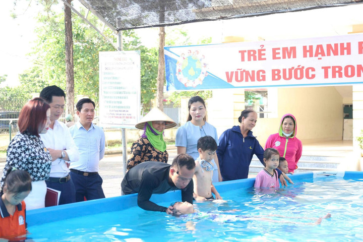 Rèn kỹ năng sống cho trẻ qua những trải nghiệm trong dịp hè