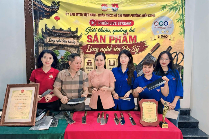 Người trẻ kể chuyện di sản trên không gian số, mở lối cho sản phẩm làng nghề