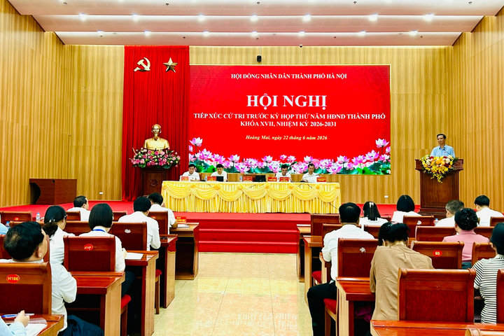 Tổ đại biểu số 8 HĐND thành phố Hà Nội tiếp xúc cử tri