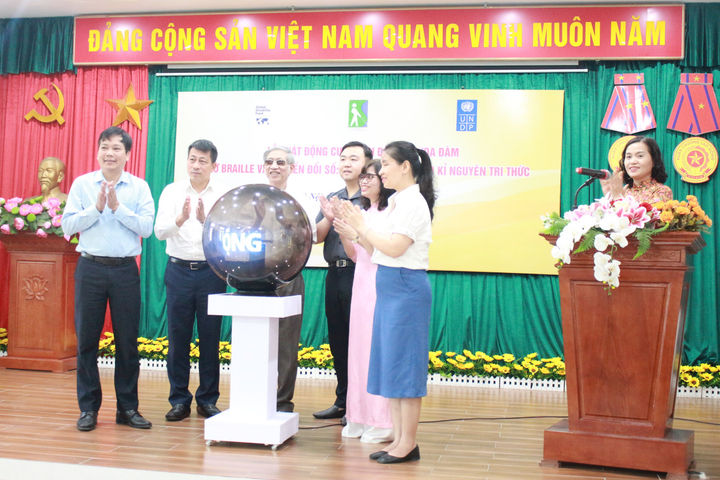 Khẳng định giá trị của chữ Braille giúp người khiếm thị tiếp cận tri thức số