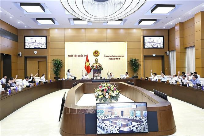 Bế mạc Phiên họp thứ 3 của Ủy ban Thường vụ Quốc hội