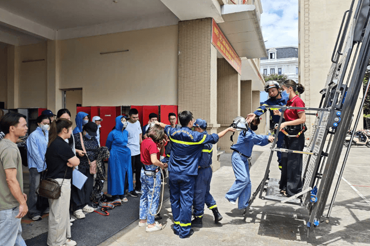 Đưa kỹ năng phòng cháy đến gần người dân