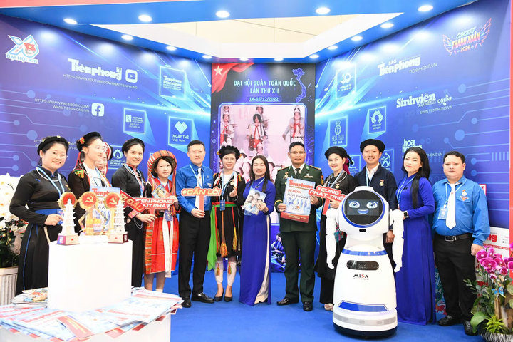 "Chuyến tàu tiến vào kỷ nguyên mới" chào mừng Đại hội đại biểu Đoàn TNCS Hồ Chí Minh toàn quốc lần thứ XIII