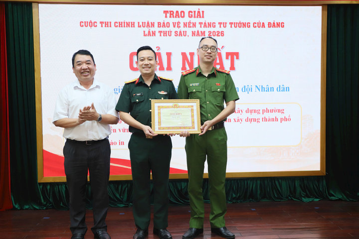 Phường Hoàn Kiếm trao giải Cuộc thi chính luận về bảo vệ nền tảng tư tưởng của Đảng năm 2026