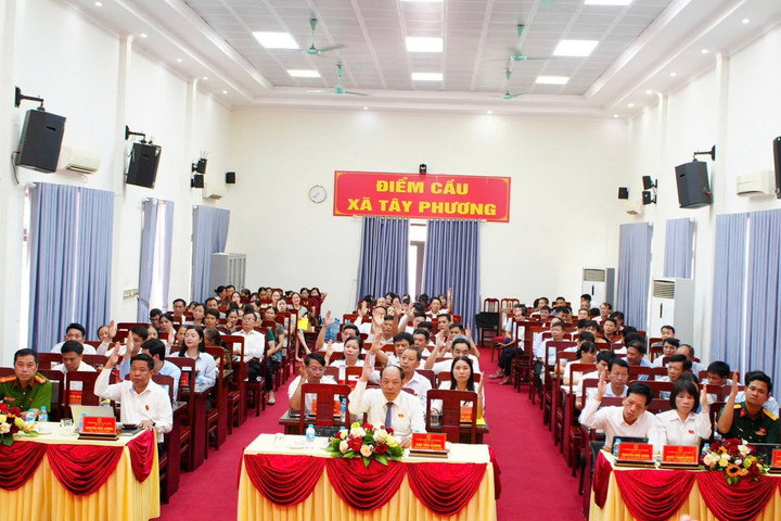 HĐND xã Tây Phương thông qua nhiều nghị quyết quan trọng, tạo động lực cho giai đoạn mới