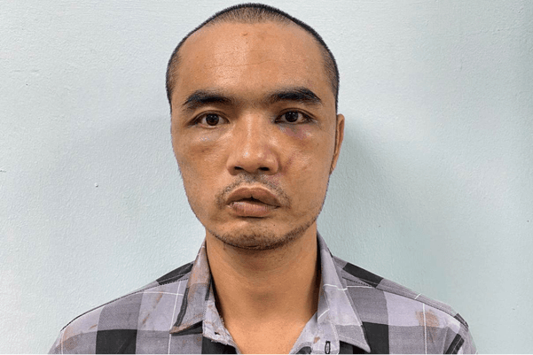 Tạm giữ đối tượng chém cửa kính hàng loạt ô tô trên đường Nguyễn Hoàng Tôn