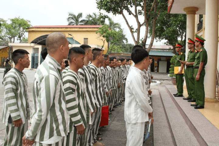 Phạm nhân có thành tích xuất sắc được xét khen thưởng theo quy định mới từ ngày 1-7