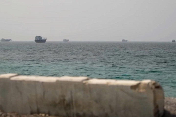 Sự cố tàu dầu ở Hormuz đặt thêm sức ép lên thỏa thuận Mỹ - Iran
