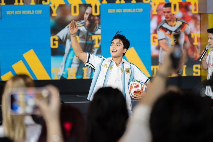 Không gian cổ vũ World Cup đậm nghệ thuật giữa lòng Hà Nội