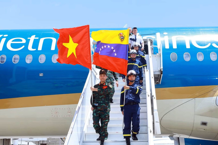 Đoàn cứu nạn, cứu hộ Việt Nam đã tới Venezuela