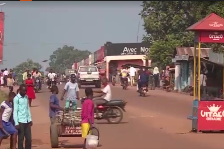 Congo cấm tụ tập đông người để ngăn dịch Ebola lây lan