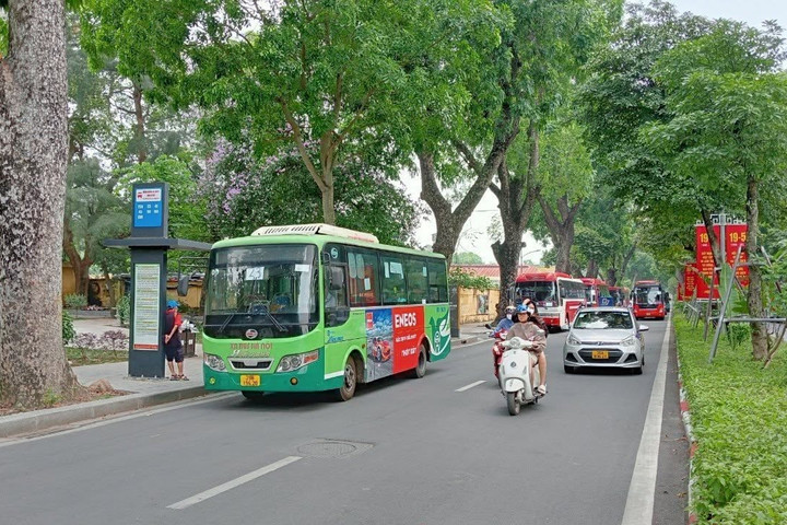 Hà Nội điều chỉnh 4 tuyến buýt phục vụ thí điểm vùng phát thải thấp