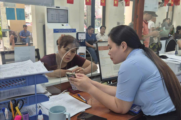 Gần dân hơn từ những đổi mới trong phục vụ hành chính