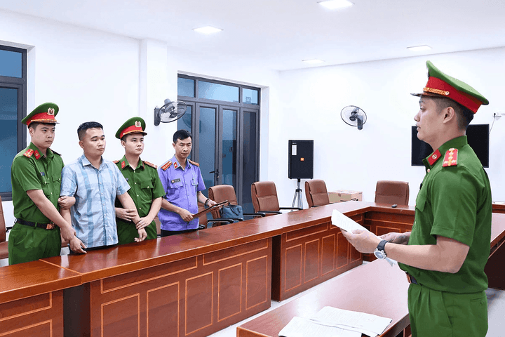 Một giáo viên Trường THPT Chuyên Tuyên Quang bị giữ khẩn cấp vụ điểm thi