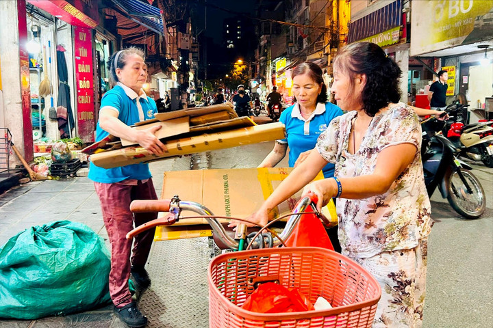 Phụ nữ Hoàng Mai lan tỏa yêu thương từ mô hình "Biến rác thành tiền"