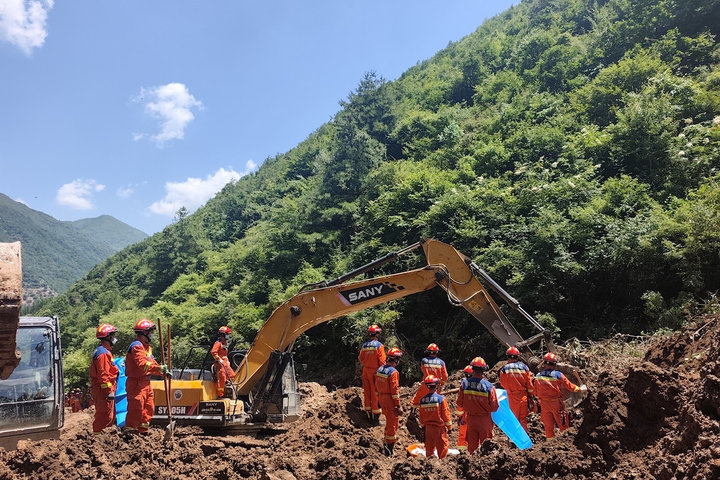 Trung Quốc: Ghi nhận 21 người thiệt mạng trong vụ sạt lở đất tại Cam Túc