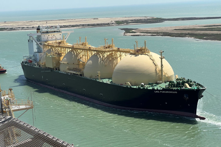 LNG trở thành tâm điểm của cuộc cạnh tranh năng lượng
