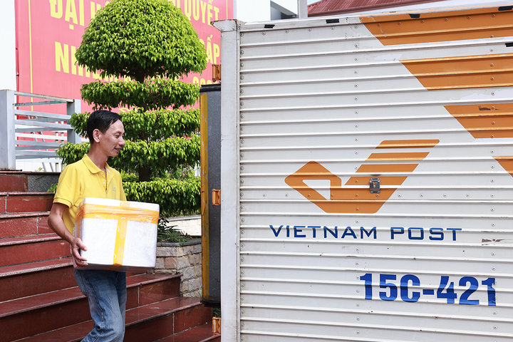 Bưu điện Việt Nam vận chuyển mẫu sinh phẩm ADN trong chiến dịch “500 ngày đêm”