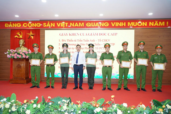 Công an phường Phúc Lợi sơ kết công tác 6 tháng đầu năm, quyết tâm hoàn thành thắng lợi nhiệm vụ năm 2026.