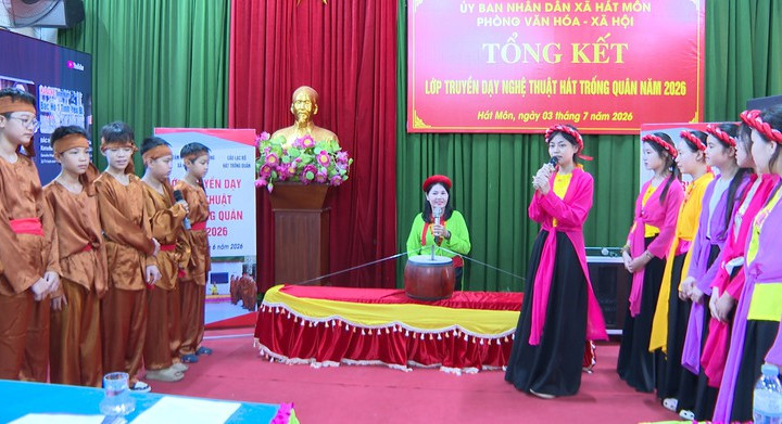 Hát Môn giữ nhịp Trống quân