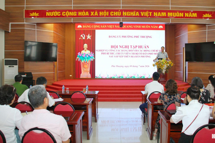 Phú Thượng: Tập huấn nghiệp vụ công tác Đảng cho cấp ủy các chi bộ tổ dân phố mới