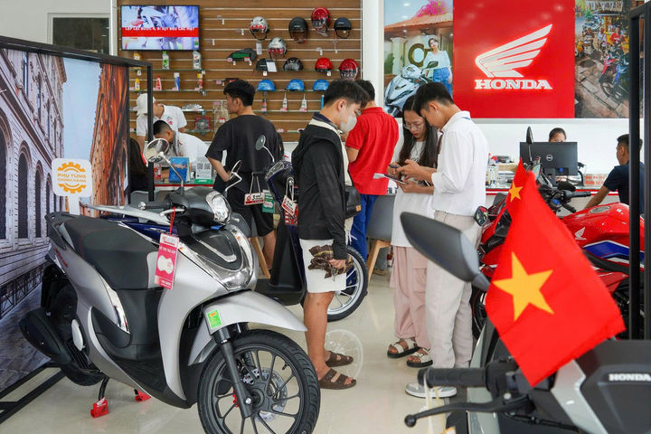 Thị trường xe máy quý II-2026: Nỗi lo "cấm xe xăng" vẫn ám ảnh