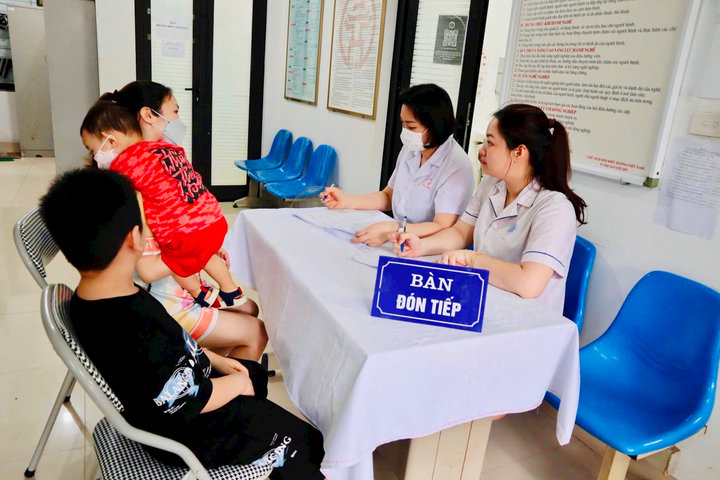 Phường Phương Liệt: Khám sức khỏe định kỳ miễn phí cho trẻ dưới 6 tuổi
