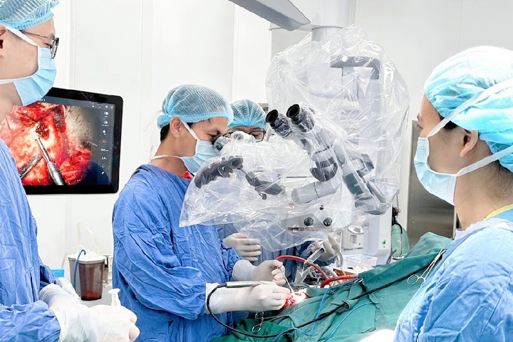 Đêm trực đầu tiên, Bệnh viện Việt-Đức cơ sở 2 cấp cứu thành công ca bệnh nguy kịch