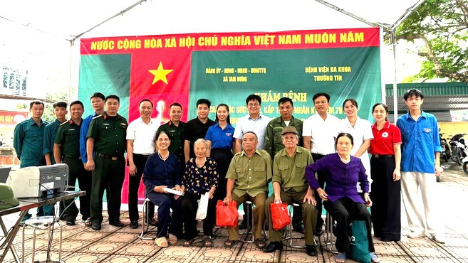 Xã Tam Hưng: 400 người có công với cách mạng được khám sức khoẻ miễn phí