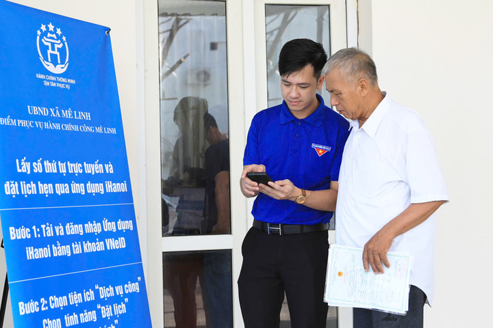“Bình dân học vụ số”: Đưa số hóa đến gần từng người dân hơn