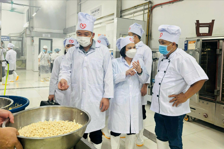 Bài 2: Siết chặt từng khâu, bảo đảm an toàn bữa ăn học đường