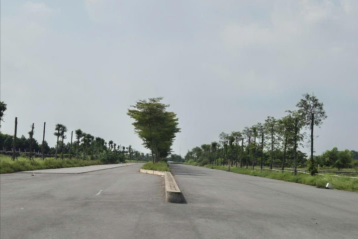 Tuyến đường dang dở trở thành điểm đổ trộm, tập kết rác thải