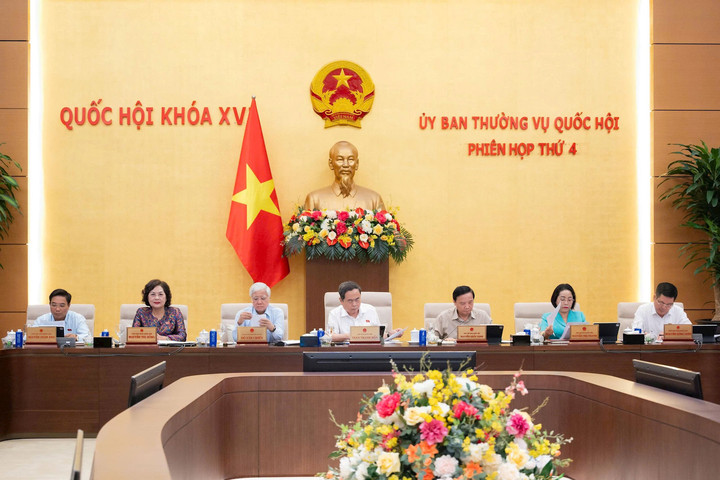 Nghiên cứu bổ sung cơ chế hỗ trợ để người dân, doanh nghiệp tiếp cận pháp luật