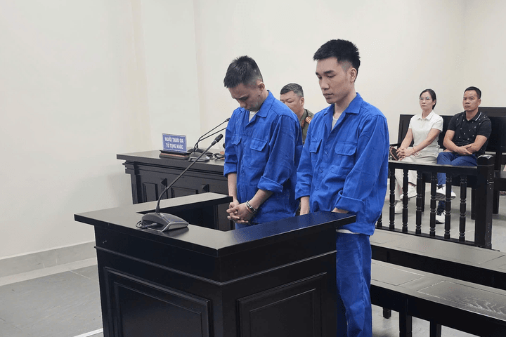 Hầu toà vì rủ nhau đi cướp 16 cây vàng của chủ nhà nghỉ