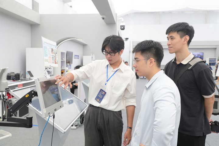 Bài 3: Từ phòng thí nghiệm đến thị trường:Tháo “nút thắt” để khoa học tạo ra giá trị
