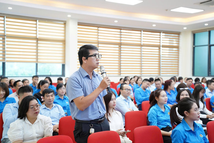 Công đoàn phường Ba Đình đối thoại với đoàn viên, người lao động
