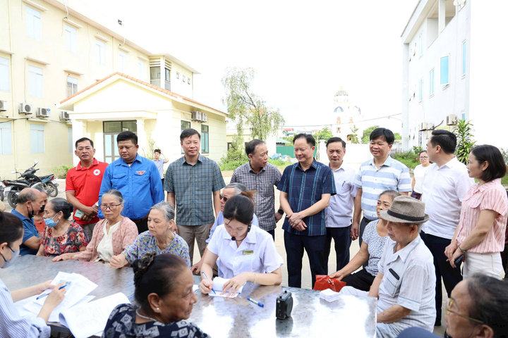 Xã Chương Dương khám sức khỏe định kỳ miễn phí cho nhân dân