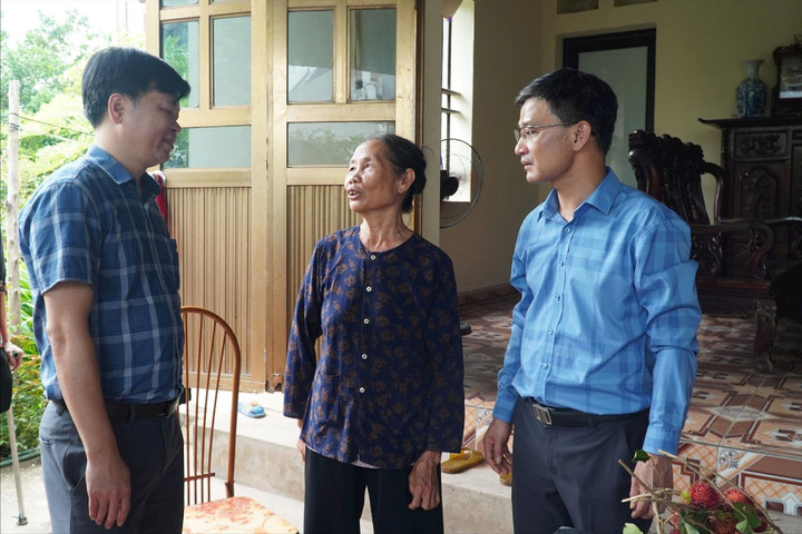 Xã Chương Dương trao kinh phí xây dựng, sửa chữa nhà Đại đoàn kết cho ba hộ khó khăn