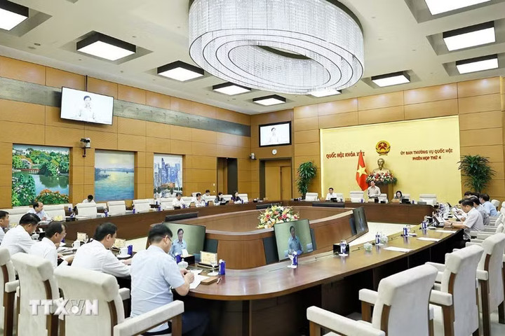 Phiên họp thứ 4 Ủy ban Thường vụ Quốc hội: Xây dựng nền tố tụng hình sự hiện đại, dân chủ, minh bạch, hiệu quả