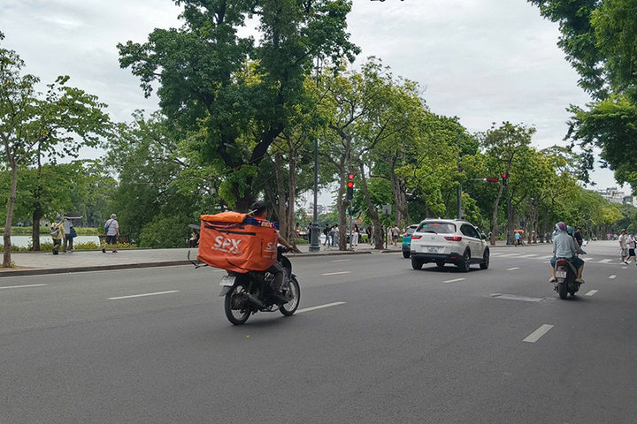 Hà Nội ngày nắng, chiều tối có mưa rào