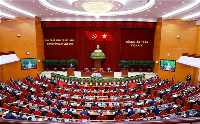 Thông cáo báo chí về ngày làm việc thứ nhất Hội nghị Trung ương 3 khóa XIV