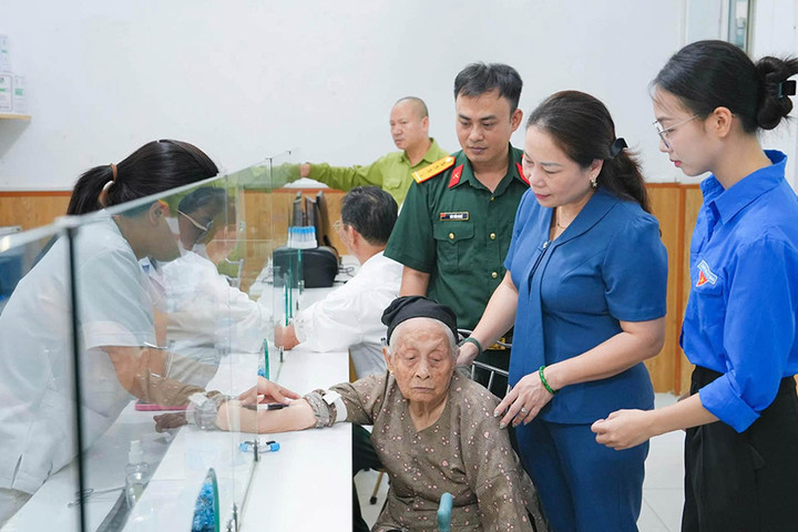Trọn nghĩa với người có công