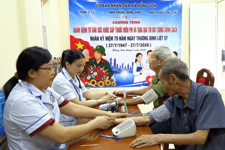 Xã Hồng Sơn chăm lo sức khỏe người có công và đối tượng chính sách